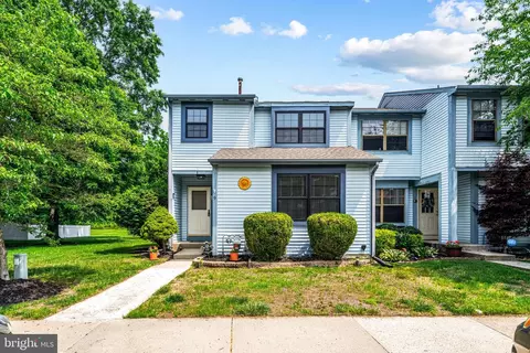 9 Burgundy Dr, Marlton, NJ 08053
