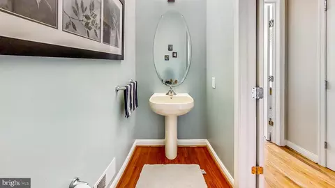 Entry Way - 12 Fieldcrest Dr, Columbus, NJ 08022 photo 3 of 6