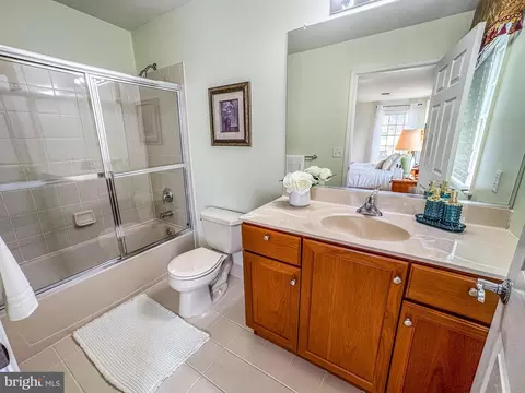 Bath - 12 Fieldcrest Dr, Columbus, NJ 08022 photo 3 of 3