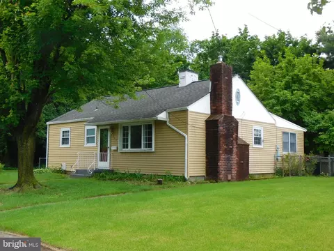 449 West Ave, Delanco, NJ 08075