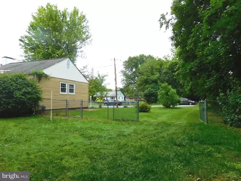Exterior - 449 West Ave, Delanco, NJ 08075 photo 6 of 7