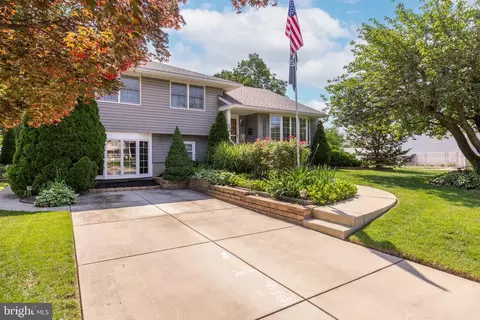 Exterior - 306 Fenimore Ln, Delanco, NJ 08075 photo 3 of 12