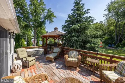 Exterior - 306 Fenimore Ln, Delanco, NJ 08075 photo 6 of 12