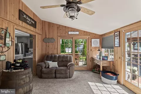Entry Way - 306 Fenimore Ln, Delanco, NJ 08075 photo 3 of 3