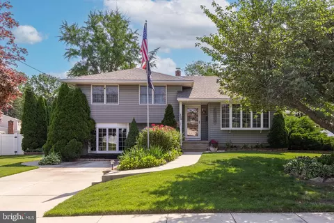 Exterior - 306 Fenimore Ln, Delanco, NJ 08075 photo 2 of 12