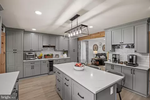 Kitchen - 306 Fenimore Ln, Delanco, NJ 08075 photo 4 of 7