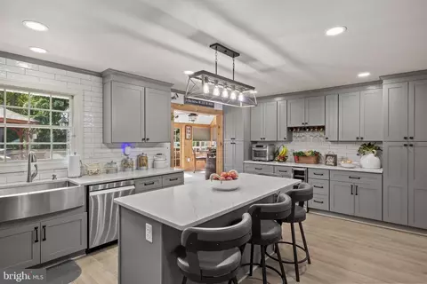 Kitchen - 306 Fenimore Ln, Delanco, NJ 08075 photo 2 of 7