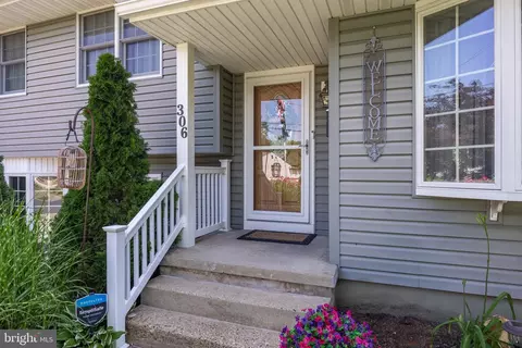 Exterior - 306 Fenimore Ln, Delanco, NJ 08075 photo 4 of 12