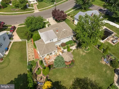 View/Area - 306 Fenimore Ln, Delanco, NJ 08075 photo 7 of 9