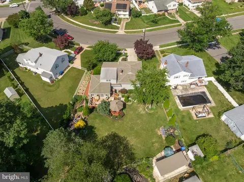 View/Area - 306 Fenimore Ln, Delanco, NJ 08075 photo 5 of 9