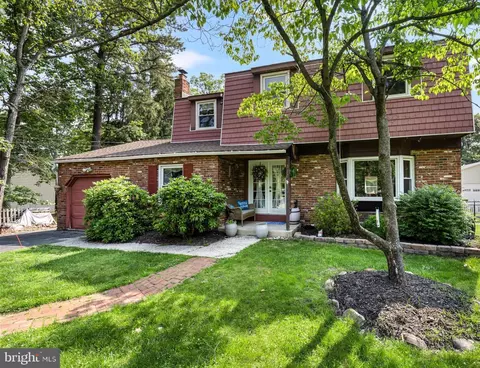 312 Walnut Ave, Marlton, NJ 08053
