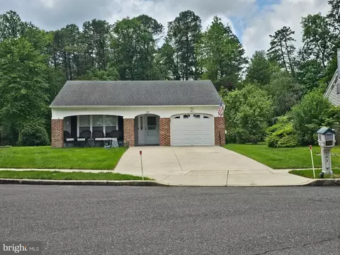 57 Finchley Ct, Southampton, NJ 08088