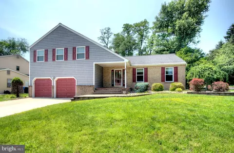 1 Wembley Dr, Mount Laurel, NJ 08054