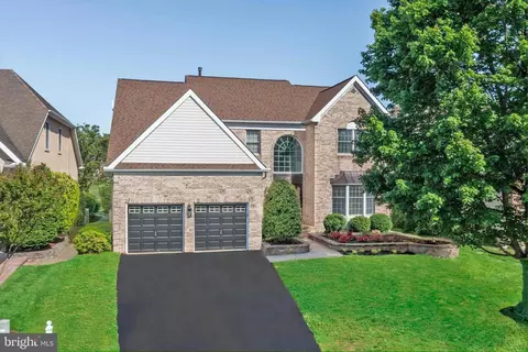 130 Augusta Dr, Moorestown, NJ 08057