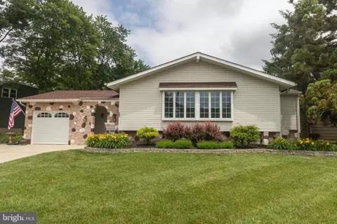 167 Canterbury Rd, Mount Laurel, NJ 08054