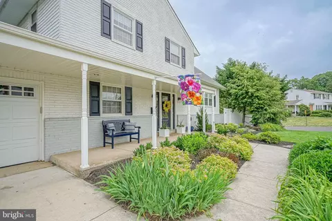 19 Montclair Dr, Delran, NJ 08075 photo 2