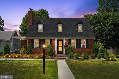 5 Linden Rd, Burlington, NJ 08016