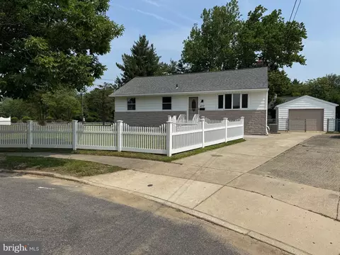 417 Veterans Dr, Palmyra, NJ 08065