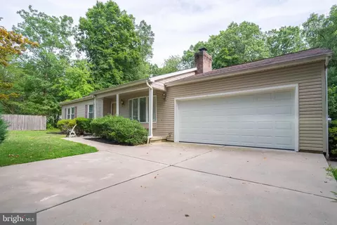 135 Memorial Ln, Mount Laurel, NJ 08054