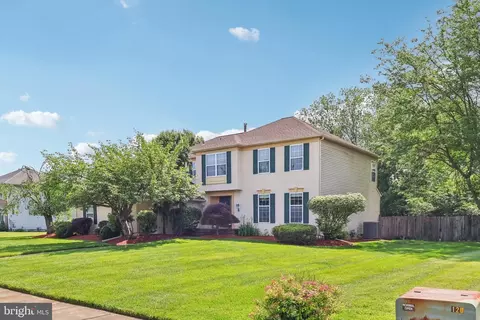 3 Prickett Ln, Hainesport, NJ 08036