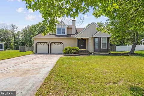 28 Quaker St, Marlton, NJ 08053