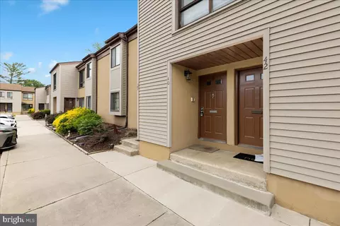 40 Ashley Ct, Marlton, NJ 08053