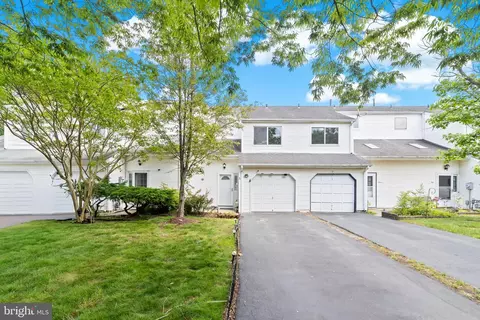 5 Ginger Dr, Lumberton, NJ 08048