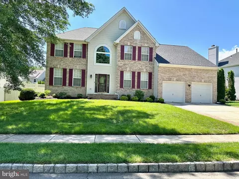62 Creekwood Dr, Bordentown, NJ 08505