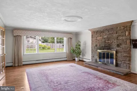 Living - 1101 Cherry Ln, Cinnaminson, NJ 08077 photo 3 of 9