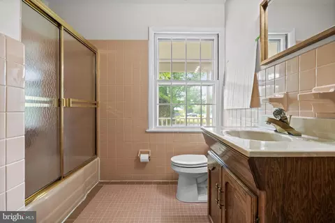 Bath - 1101 Cherry Ln, Cinnaminson, NJ 08077 photo 3 of 4