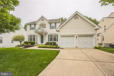 3 Brentwood Dr, Burlington, NJ 08016