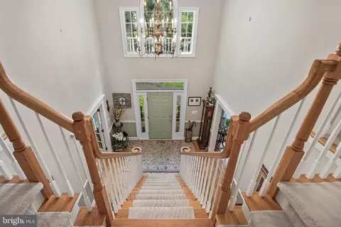 Entry Way - 19 Crested Butte Ct, Shamong, NJ 08088 photo 2 of 3