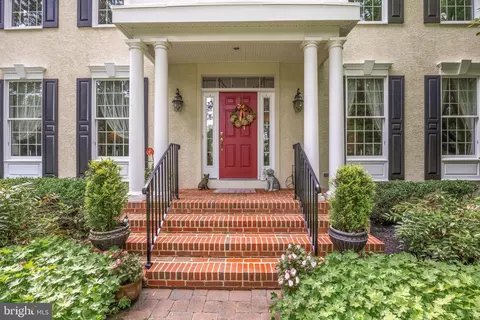 Exterior - 19 Crested Butte Ct, Shamong, NJ 08088 photo 2 of 5