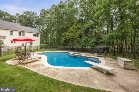 Exterior - 19 Crested Butte Ct, Shamong, NJ 08088 photo 5 of 5