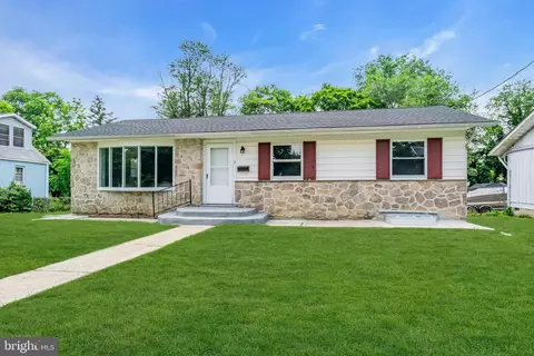 5 Virginia Ave, Palmyra, NJ 08065