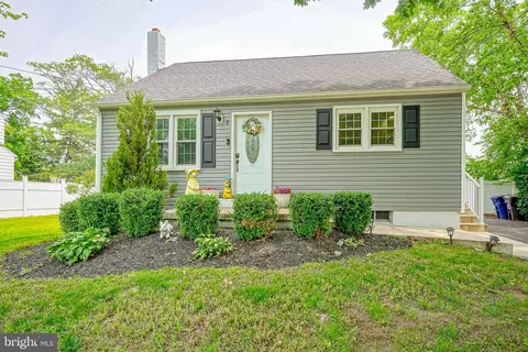 2 Reserve Ave, Delran, NJ 08075
