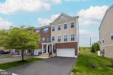 20 Kramer Ct, Florence, NJ 08518