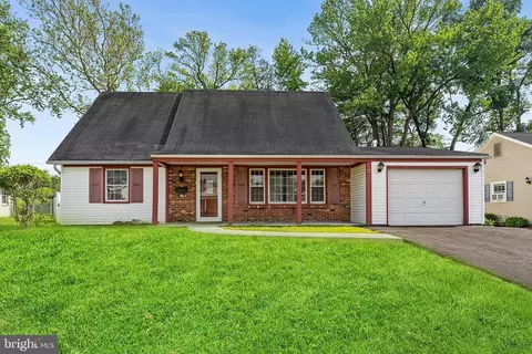 15 Excell Ln, Willingboro, NJ 08046