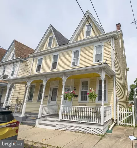 213 Conover St, Burlington, NJ 08016