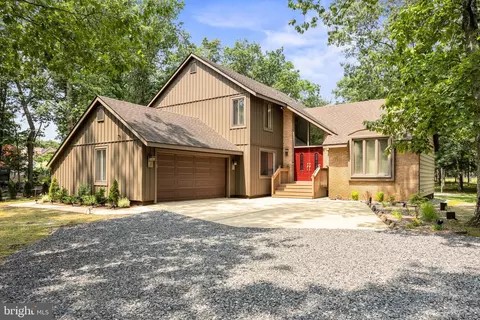 16 Brookfield Ave, Marlton, NJ 08053