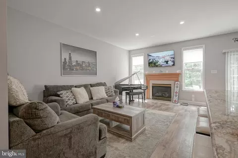 4 Compass Cir, Mount Laurel, NJ 08054 photo 9