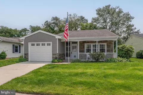 213 Huntington Dr, Southampton, NJ 08088