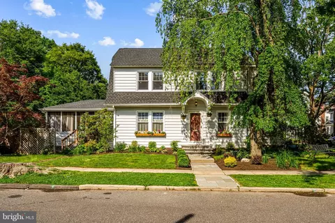 201 Locust St, Moorestown, NJ 08057