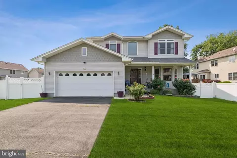 14 Saw Mill Dr, Pemberton, NJ 08068