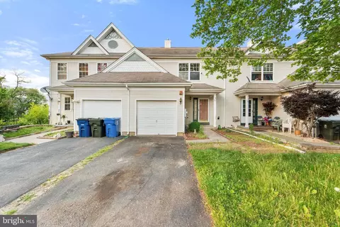 47 Tattersall Dr, Burlington, NJ 08016