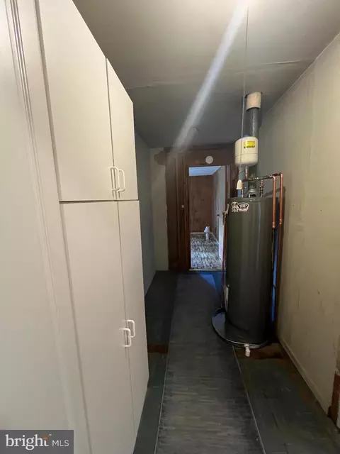 Entry Way - 437 E Mill Rd, Maple Shade, NJ 08052 photo 3 of 5