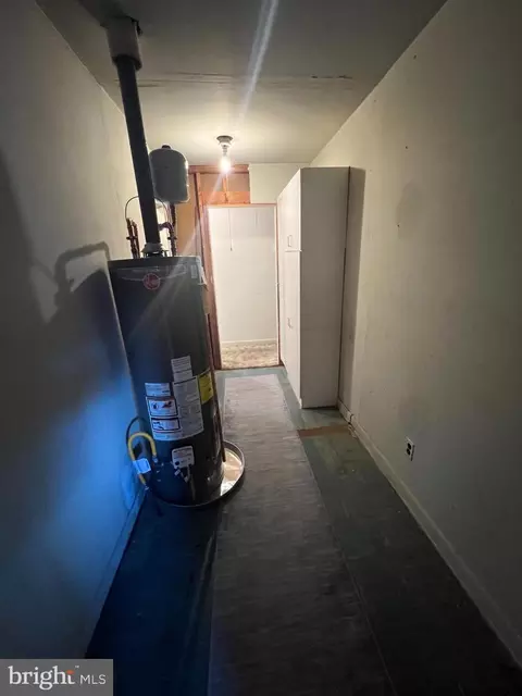 Entry Way - 437 E Mill Rd, Maple Shade, NJ 08052 photo 5 of 5