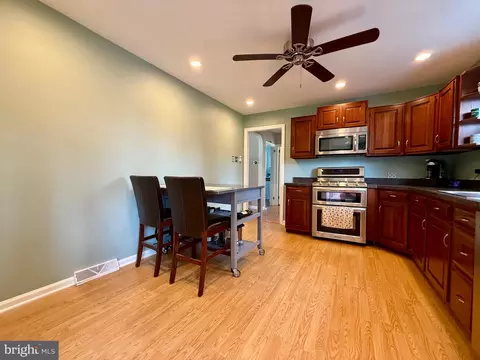 566 S Forklanding Rd, Maple Shade, NJ 08052 photo 10