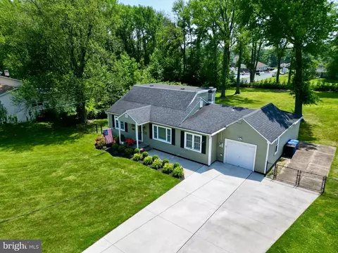 566 S Forklanding Rd, Maple Shade, NJ 08052 photo 2