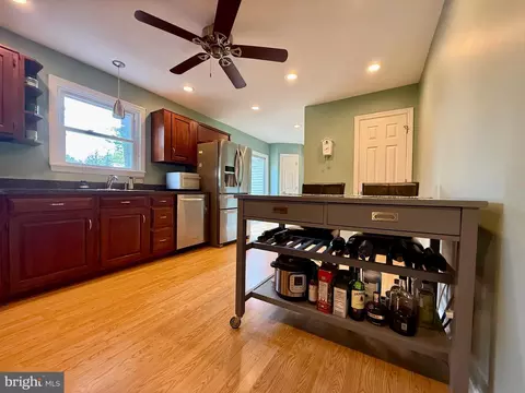 566 S Forklanding Rd, Maple Shade, NJ 08052 photo 9